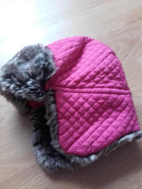 Teplá prešívaná ušianka s kožušinkou, 6-10 r., f&f,128