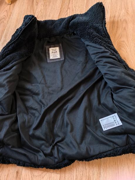 Černá chlupatá vesta 170/xs-s, takko,170
