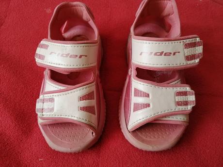 Dětské sandálky, 24