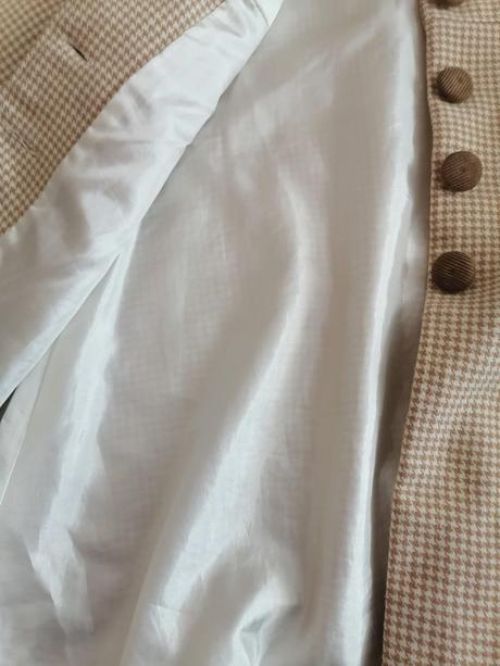 Jarní kabátek, 128