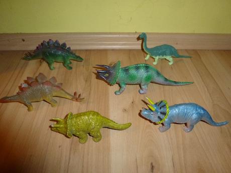 Dinosauři, plastová zvířátka, 