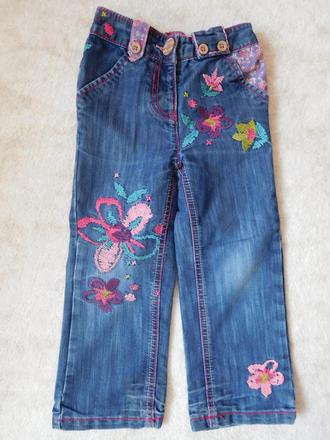 Kytkaté džíny, next,104