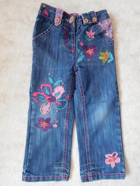 Kytkaté džíny, next,104