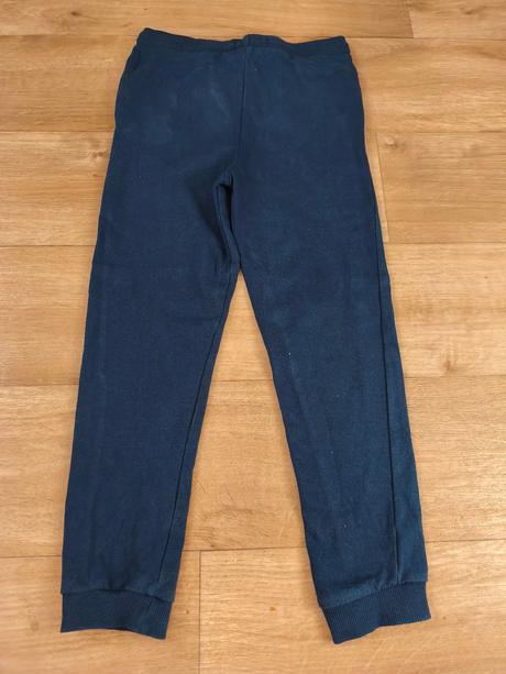 Tepláky 134, sinsay,134