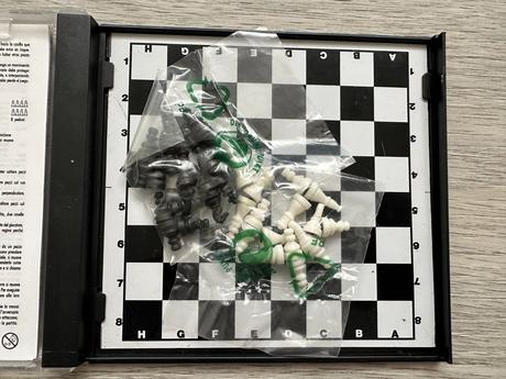 Společenské hry garfield - šachy a vrhcáby, 