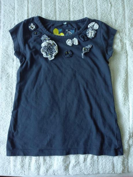 Tmavě modré tričko s květy , next,104