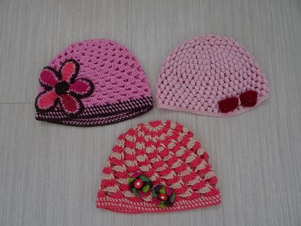 Dívčí háčkované čepice - 3 ks, 74