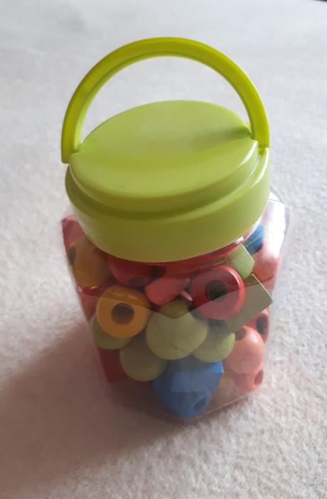 Babu - velké dřevěné barevné korálky na navlékání,