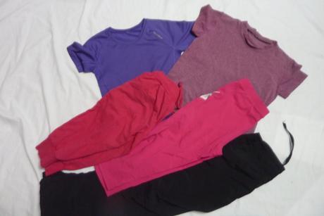 Tričko 2x, 3/4legíny 2x, šusťákové kalhoty vel.122, 122–134