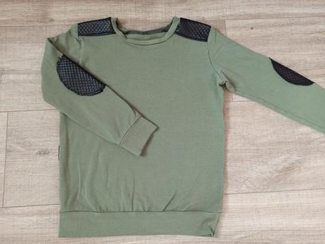 Tričko khaki s koženkou, 116