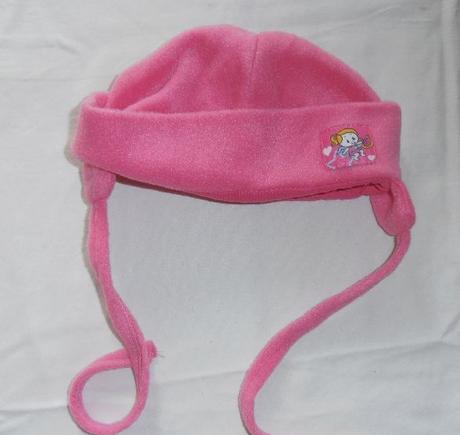 P108. flísová růžová čepička s holčičkou, 68
