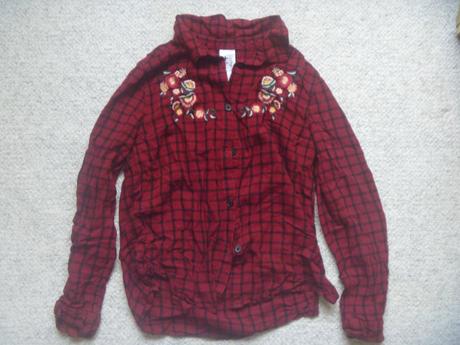 Červenočerná košile s výšivkou zn. c&a v. 134/140, c&a,134