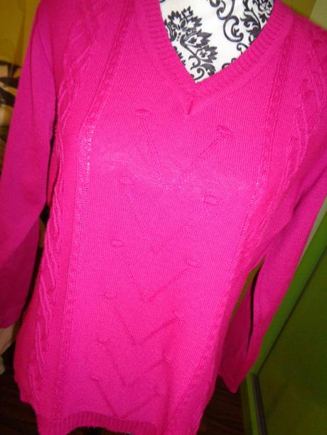 Krásný fuksiový svetr, 44