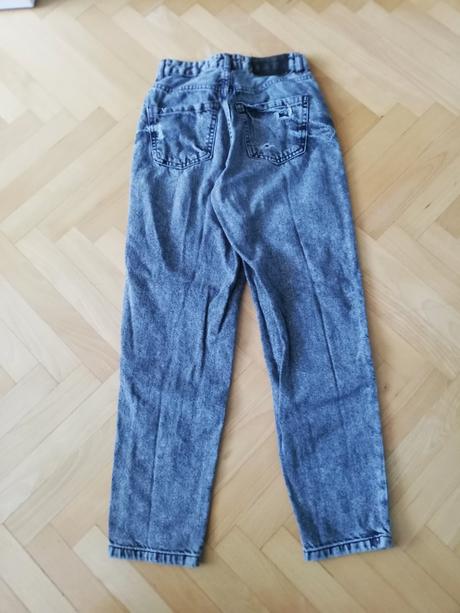 Džíny s dírama, new yorker,134