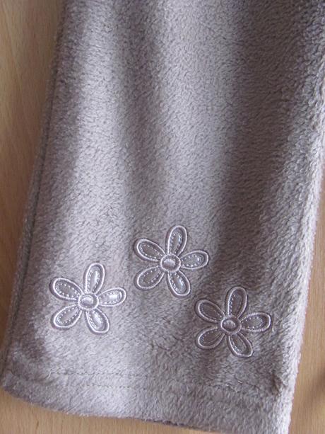 Hnědé flaušové kalhoty, 110