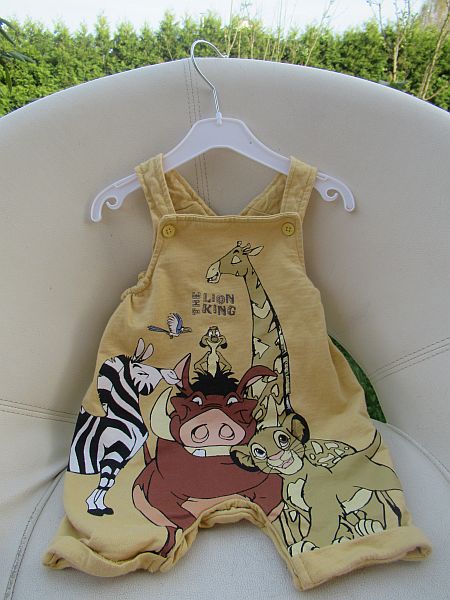 Kraťasy s laclem, 86