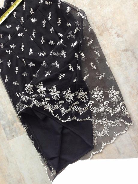 Krátké černé šaty vel. 36-38,s černo bílá krajka, new look,s