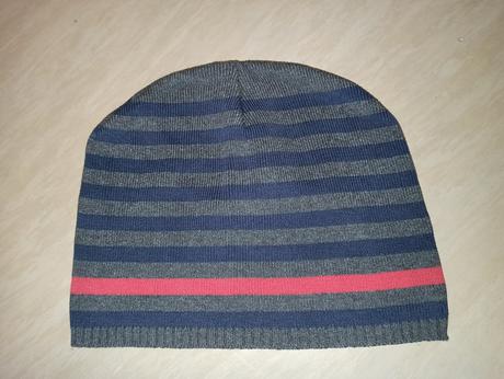 Pruhovaná čepice velikost cca 10 - 14 let, 152