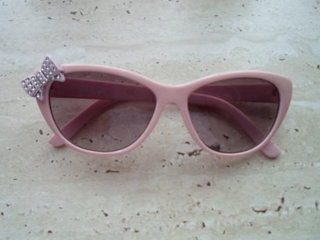 Růžové sluneční brýle, 