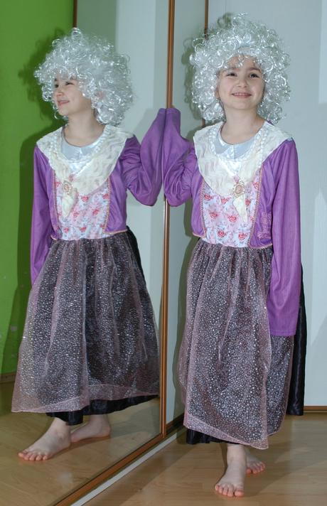 Karnevalový kostým babička drsňačka, 