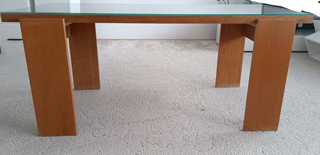 Velký konferenční stolek.,