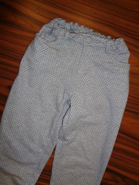 Šedé elastické legínové kalhoty - puntíkaté, 152