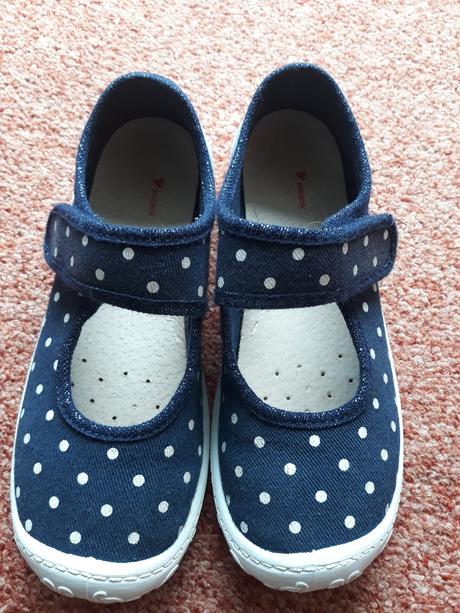 Dívčí tenisky, 32