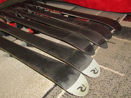 3 x dětské lyže s vázáním, atomic,90-99 cm