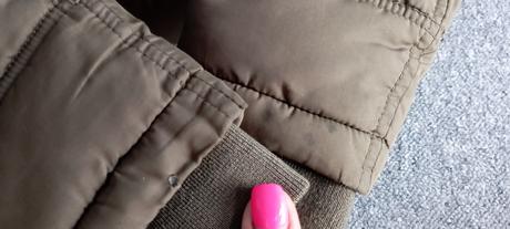 Bunda zn."esprit" vel."xs" je větší, měrte prosím, esprit