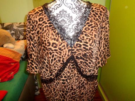 Vzdušné šaty se zvířecím motivem, 48