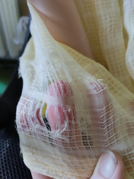 Značená mohutná porcelánová panenka, 