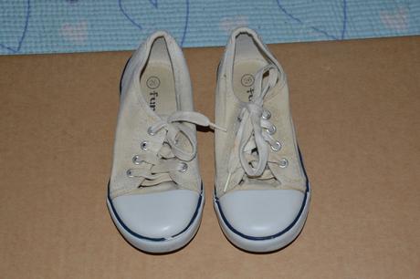 Světlé letní plátěnky, tenisky, 26