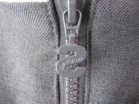 Zimní šedočerná skvělá bunda s kapucí desigual, desigual,164