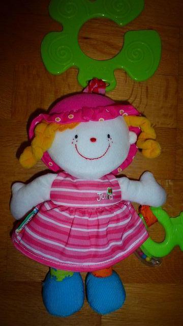 Závěsná panenka na kočárek/postýlku julie,