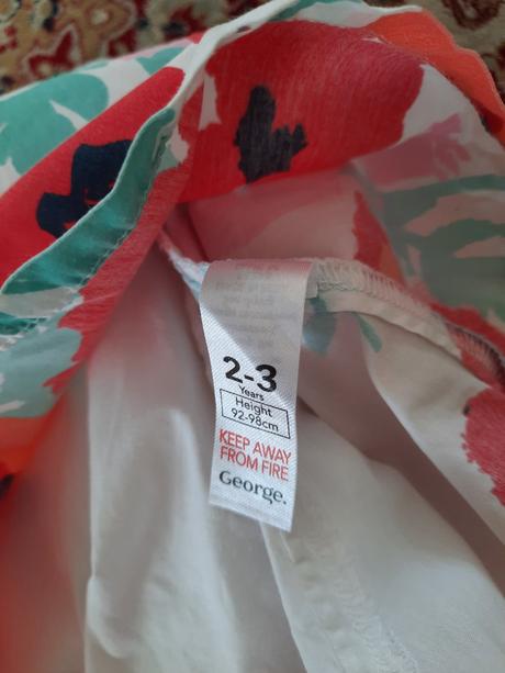 Šaty s vlčími máky, george,98