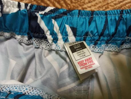 Kraťasy a kotníčkové ponožky, 164