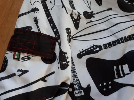 Bezva pánské kraťasy šortky plavky s kytarama, l