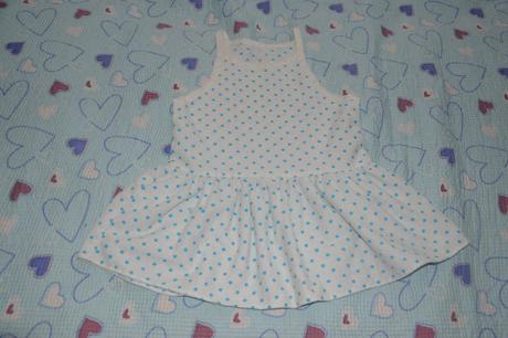 122 puntíkaté šaty, 122