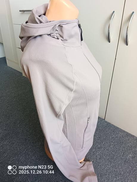 Mikina zn."think fit" vel.'40/42", 40