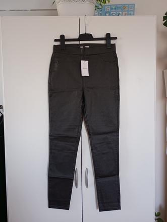 Úžasné voskované kalhoty, gate,38