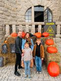 Oblíbené období začalo 👻 🎃 Po několika letech soutěžních a turnajových víkendů nám konečně všem vyšlo volno a my tam mohli vyrazit na oblíbený Halloween na Královku ♥️
Boží to bylo 😍 tak snad zase dřív než za 5 let 😃

