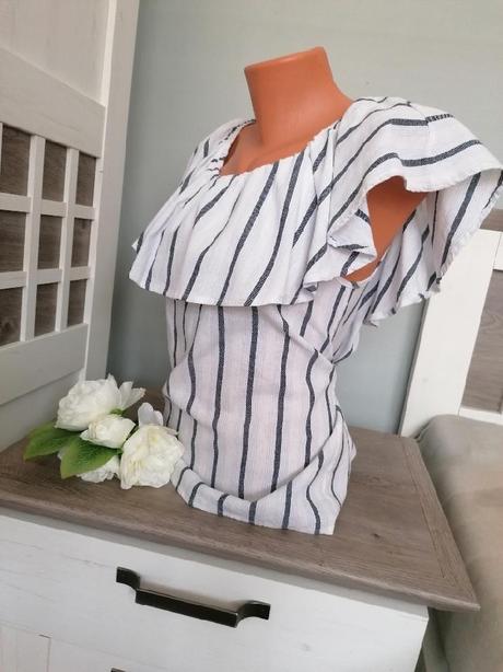 Halenka s proužky, 38