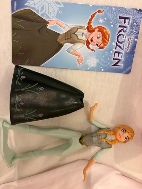 Tričko s motivem anny a elsy (velikost 122) + krab, disney,122