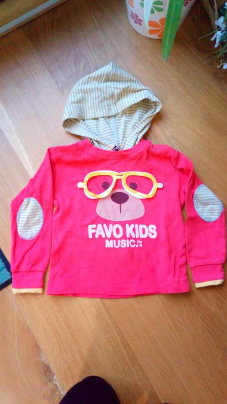 Mikina s kapucí, 92