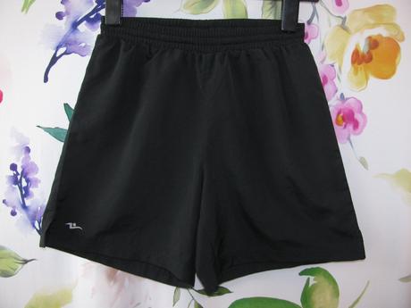 Černé plavky s nohavičkou, 152