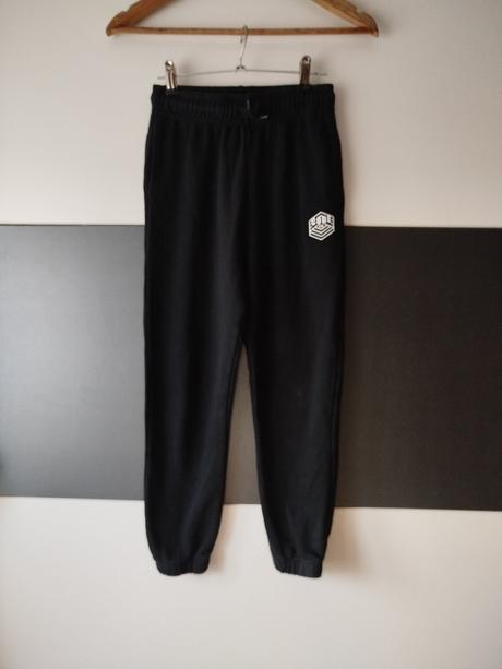 Tepláky zn. f&f vel.140, f&f,140