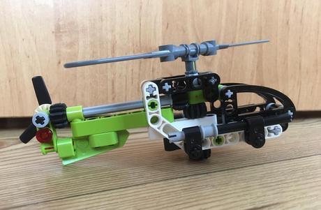 Lego creator helikoptéra,