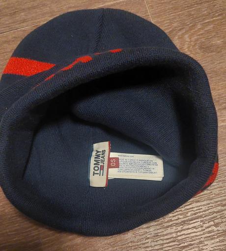 Krásná zimní čepice tommy jeans, 