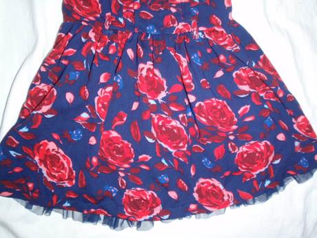 Luxusní květované modročervené šaty, 98