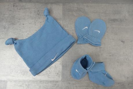 Souprava nike (čepice, rukavice, capáčky), nike,68